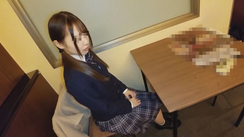 【个撮】県立普通科①无垢な色白少女。快楽を教え込まれた少女が初めて男性を受け入れる